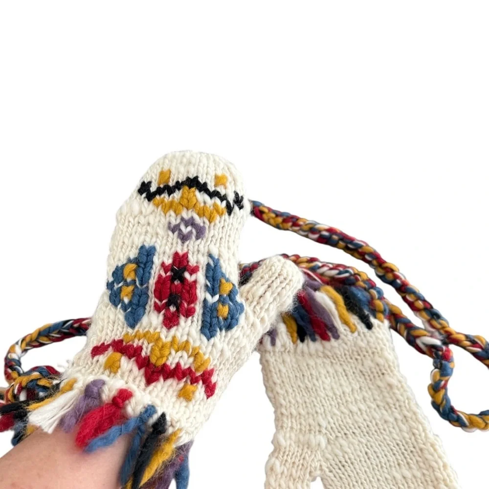 ETRO Milano Hand Knit Wool Mittens Fair Isle Tassel Tie Cord